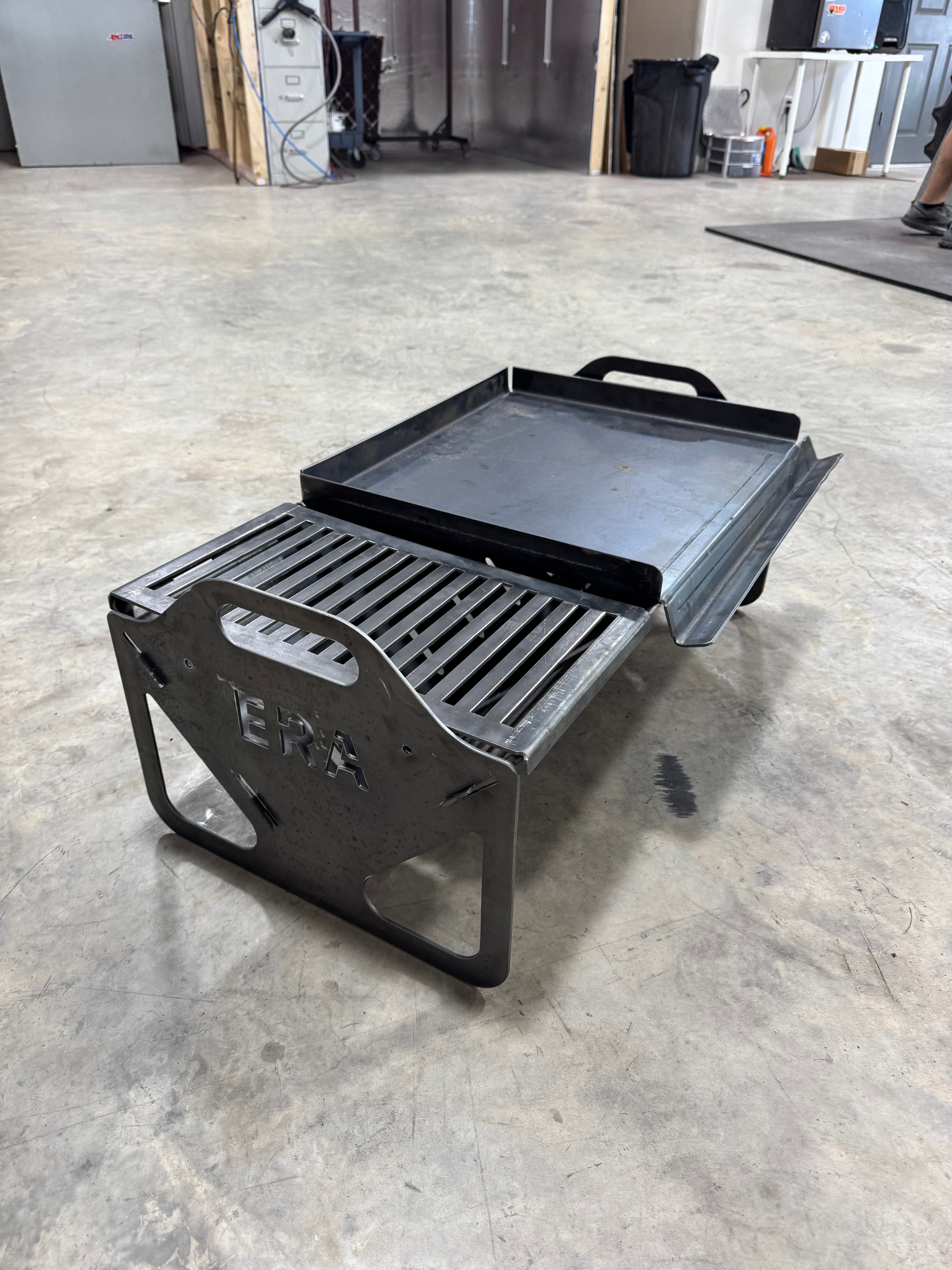Charcoal Grill / Griddle Combo